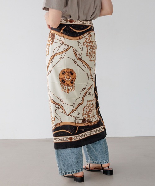 BAYFLOW（ベイフロー）の「90×90 大判スカーフ（バンダナ/スカーフ・レディース・ブラック/ピンク・FREE）」の9枚目の写真