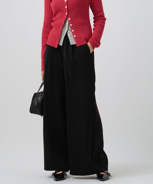 BAYFLOW（ベイフロー）の「[縦横に伸びるストレッチ入り]サララックワイドパンツ（その他パンツ・レディース・ブルー/ブラウン/ブラック・MEDIUM/SMALL）」の2枚目の写真