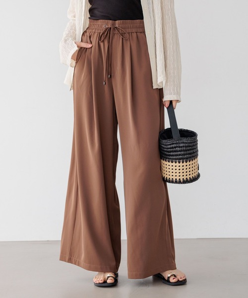 BAYFLOW（ベイフロー）の「[縦横に伸びるストレッチ入り]サララックワイドパンツ（その他パンツ・レディース・ブルー/ブラウン/ブラック・MEDIUM/SMALL）」の6枚目の写真