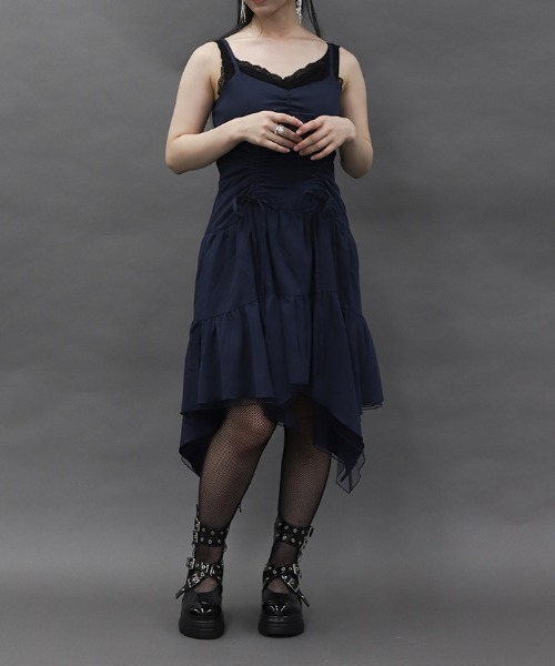 axes femme POETIQUE（アクシーズファムポエティック）の「ドロストデザインイレヘムワンピース（ワンピース・レディース・ブラック/ネイビー/ホワイト・MEDIUM）」の3枚目の写真