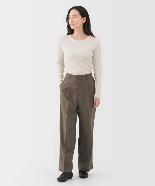 無印良品(ムジルシリョウヒン)の「婦人 なめらかリブ編みクルーネック長袖Tシャツ(Tシャツ/カットソー・レディース・オフホワイト/チャコールグレー/ライトグリーン/ブラウン/ブラック/ライトブルー・S/M/L/XL)」の7枚目の写真