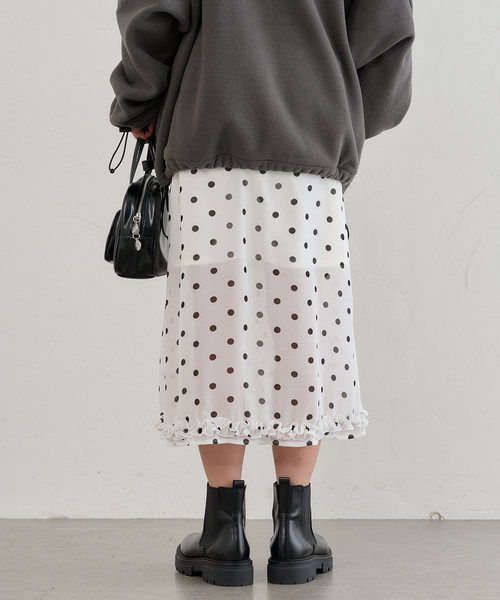 U by SPICK&SPAN（ユーバイスピックアンドスパン）の「ドットプリントシアーロングスカート（スカート・レディース・ホワイト・FREE）」の16枚目の写真