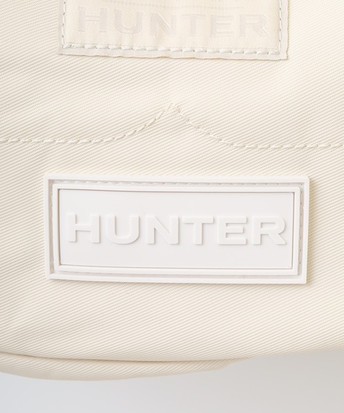 HUNTER（ハンター）の「HUNTER ナイロン ミディ ホーボー ボーン イン スコットランド（トートバッグ・レディース・ブラック/オフホワイト・FREE）」の21枚目の写真