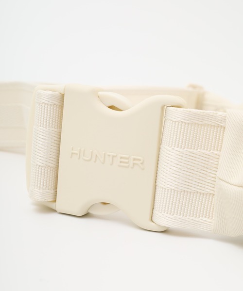 HUNTER（ハンター）の「HUNTER ナイロン ミディ ホーボー ボーン イン スコットランド（トートバッグ・レディース・ブラック/オフホワイト・FREE）」の14枚目の写真