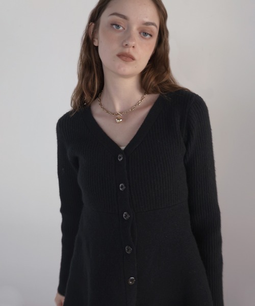 Mili affinity（ミリアフィニティー）の「ペプラムVネックリブニットカーディガン（ニット/セーター・レディース・アイボリー/グレー/ブラック・FREE）」の14枚目の写真
