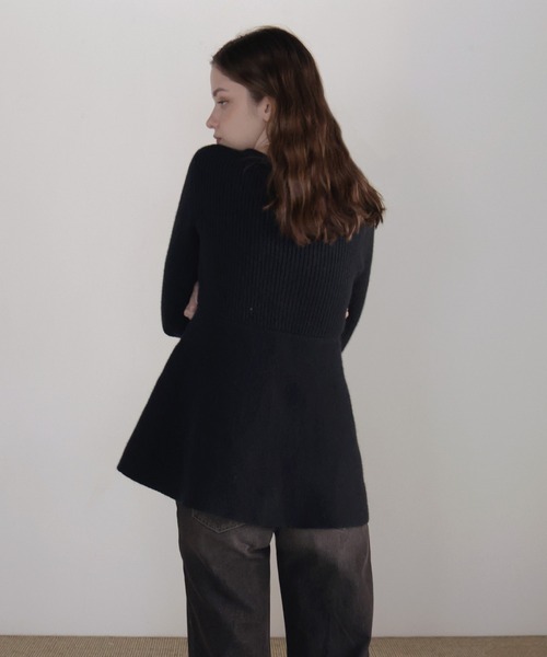 Mili affinity（ミリアフィニティー）の「ペプラムVネックリブニットカーディガン（ニット/セーター・レディース・アイボリー/グレー/ブラック・FREE）」の12枚目の写真