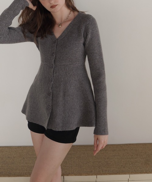 Mili affinity（ミリアフィニティー）の「ペプラムVネックリブニットカーディガン（ニット/セーター・レディース・アイボリー/グレー/ブラック・FREE）」の20枚目の写真