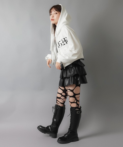 SPINNS(スピンズ)の「立体ロゴが可愛い★ショート丈ジップパーカー/オールドロゴ(パーカー・レディース・オフホワイト/杢グレー/ブラック/レッド・ONESIZE)」の10枚目の写真