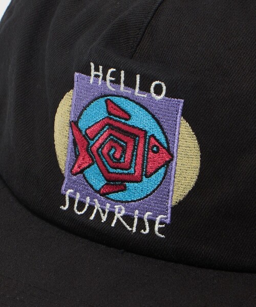 HELLO SUNRISE＞フィッシュ ロゴ リラックス フィット 5パネル