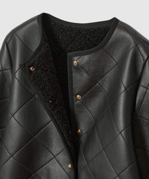 ANAYI（アナイ）の「フェイクムートンキルティングコート（トレンチコート・レディース・アイボリー/ブラック・34/36/38）」の4枚目の写真