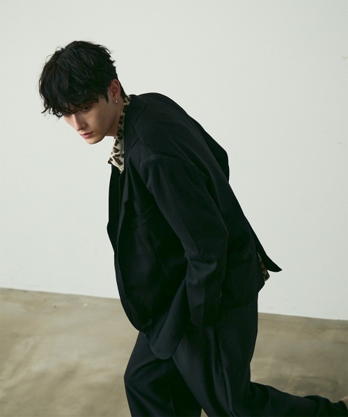 Shoowtime(ショウタイム)の「Oversized Tailored Jacket / オーバーサイズテーラードジャケット(テーラードジャケット・メンズ・ブラック/グレー・MEDIUM/LARGE/X-LARGE)」の13枚目の写真