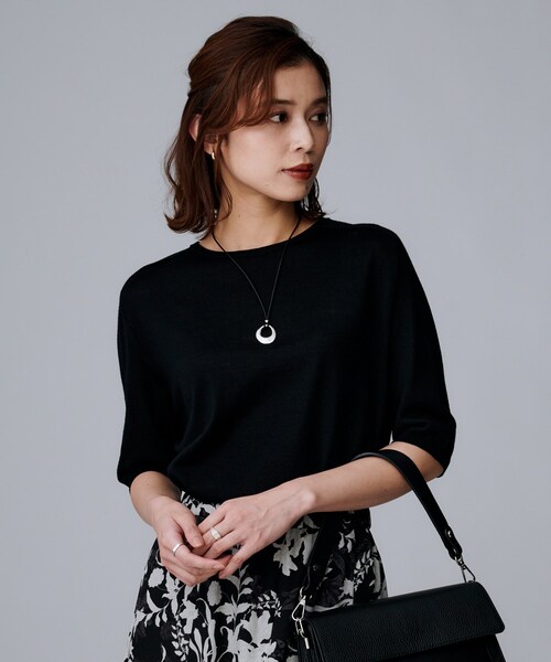 UNTITLED（アンタイトル）の「【アンサンブル可/六分袖/洗える】ウールシルクニット（ニット/セーター・レディース・ブラック/ブラウン系その他/レッド系1/キャメル/グレー・00/02/04/44/48）」の2枚目の写真