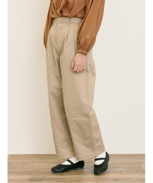 Samansa Mos2（サマンサ モスモス）の「チノ2タックワイドストレートパンツ（チノパンツ・レディース・ベージュ/チャコールグレー・マルチサイズ）」の6枚目の写真
