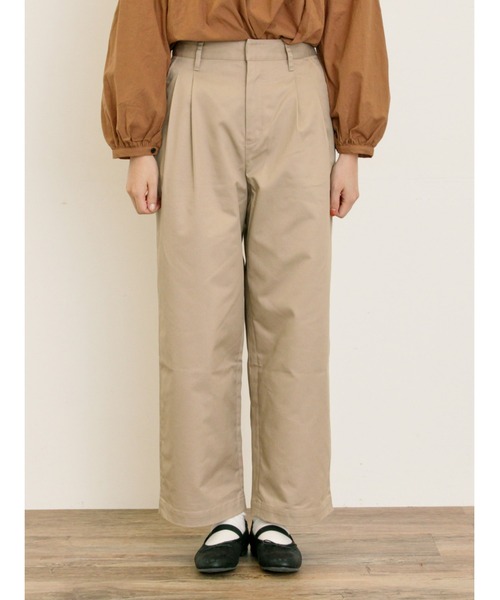 Samansa Mos2（サマンサ モスモス）の「チノ2タックワイドストレートパンツ（チノパンツ・レディース・ベージュ/チャコールグレー・マルチサイズ）」の9枚目の写真