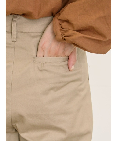 Samansa Mos2（サマンサ モスモス）の「チノ2タックワイドストレートパンツ（チノパンツ・レディース・ベージュ/チャコールグレー・マルチサイズ）」の5枚目の写真