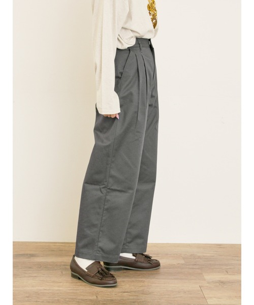 Samansa Mos2（サマンサ モスモス）の「チノ2タックワイドストレートパンツ（チノパンツ・レディース・ベージュ/チャコールグレー・マルチサイズ）」の15枚目の写真