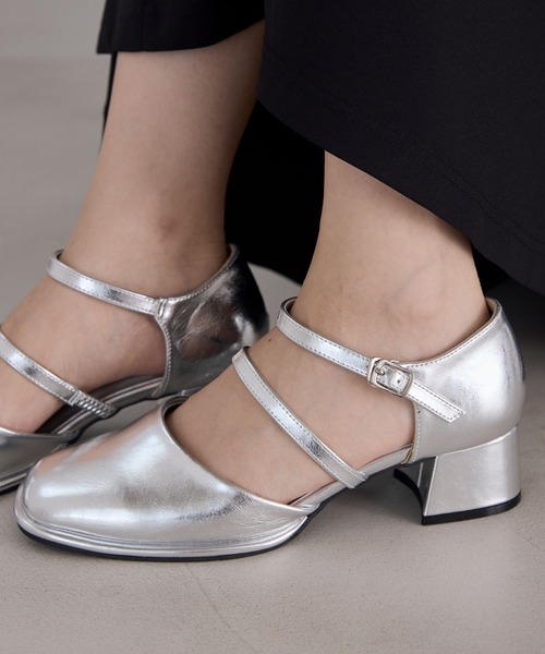 forksy.（フォルクシー）の「【forksy.】【オケージョン対応】スクエアトゥダブルストラップパンプス（パンプス・レディース・ブラック/シルバー/ゴールド・S/M/L）」の8枚目の写真