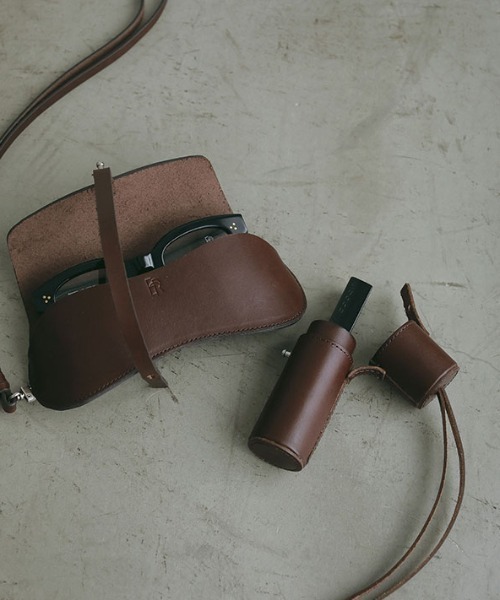 【新品未使用】ETRE TOKYO タンドレザーリップケース ブラウン タンドレザーリップケース（その他小物）｜ETRE TOKYO（エトレ