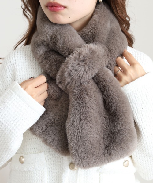 FUNALIVE（ファンアライブ）の「もこもこ フェイクファー ティペット（ネックウォーマー/スヌード・レディース・ブラック/グレイッシュベージュ/ライトベージュ/ピンク系/ライトグレー/ホワイト・FREE）」の5枚目の写真