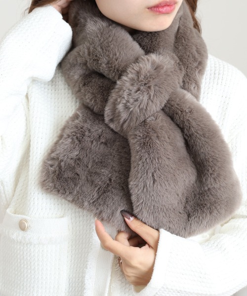 FUNALIVE（ファンアライブ）の「もこもこ フェイクファー ティペット（ネックウォーマー/スヌード・レディース・ブラック/グレイッシュベージュ/ライトベージュ/ピンク系/ライトグレー/ホワイト・FREE）」の13枚目の写真