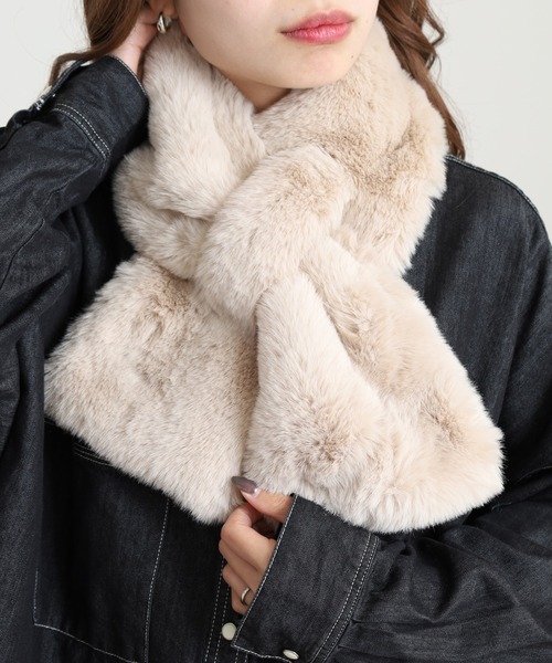 FUNALIVE（ファンアライブ）の「もこもこ フェイクファー ティペット（ネックウォーマー/スヌード・レディース・ブラック/グレイッシュベージュ/ライトベージュ/ピンク系/ライトグレー/ホワイト・FREE）」の11枚目の写真