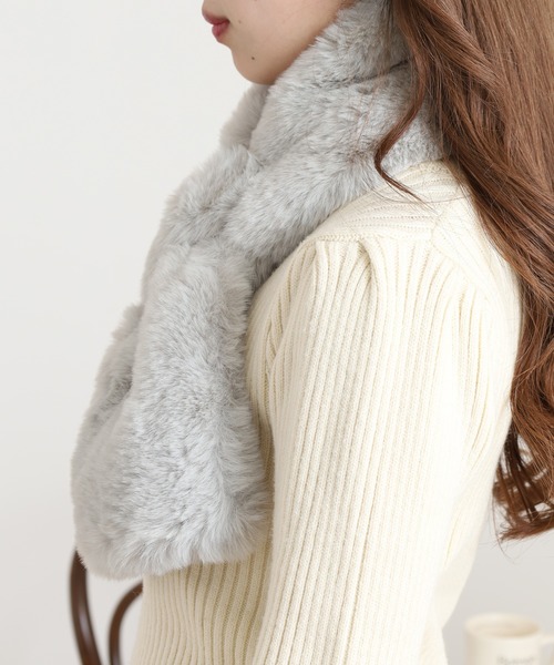 FUNALIVE（ファンアライブ）の「もこもこ フェイクファー ティペット（ネックウォーマー/スヌード・レディース・ブラック/グレイッシュベージュ/ライトベージュ/ピンク系/ライトグレー/ホワイト・FREE）」の20枚目の写真