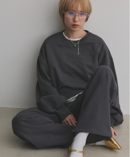 ad thie(アドティエ)の「スウェット プルオーバー イージワイドパンツ セットアップ(セットアップ・レディース・杢グレー/ブラック/チャコール/オートミール/ブラウン・LARGE/MEDIUM)」の1枚目の写真