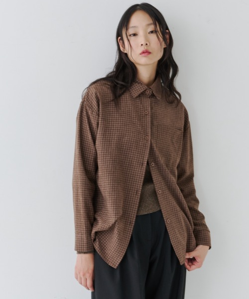 NUJOH(ヌゾ)の「Modern Grid Relaxed Shirt / モダングリッド リラックスシャツ(シャツ/ブラウス・レディース・グレー/ベージュ/ブラウン・FREE)」の1枚目の写真