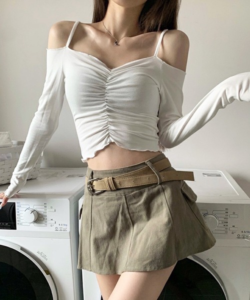 VIBGYOR(ヴィブジョー)の「【EIZZ/アイズ】オフショル ギャザー クロップド 長袖 トップス(Tシャツ/カットソー・レディース・ブラック/グレー/ホワイト・FREE)」の10枚目の写真