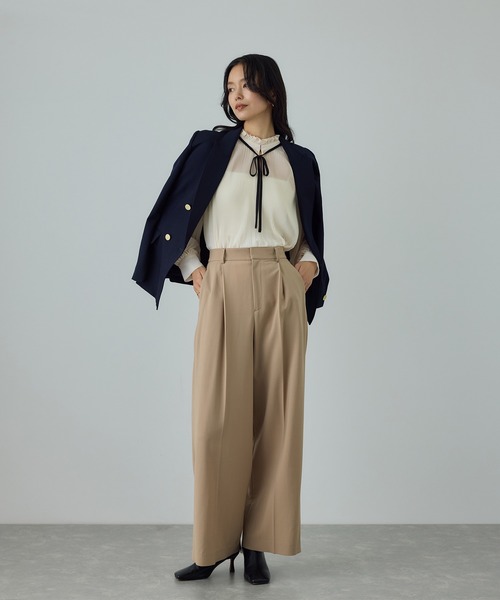 ROPE'（ロペ）の「プリーツデザインブラウス/イージーケア（シャツ/ブラウス・レディース・オフホワイト/ネイビー・FREE）」の8枚目の写真