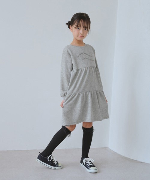 ROPE' PICNIC（ロペピクニック）の「【KIDS/キッズ】裏毛ティアードロゴワンピース（ワンピース・キッズ・キナリ/ライトグレー・S/M/L）」の3枚目の写真