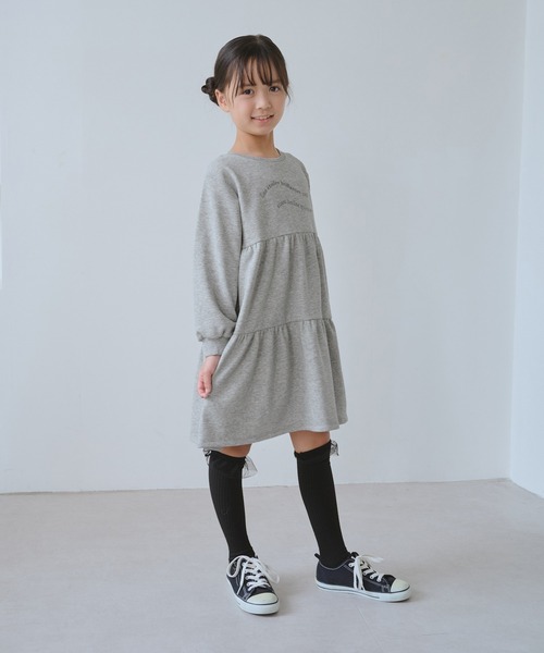ROPE' PICNIC（ロペピクニック）の「【KIDS/キッズ】裏毛ティアードロゴワンピース（ワンピース・キッズ・キナリ/ライトグレー・S/M/L）」の4枚目の写真