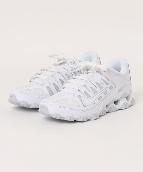 NIKE(ナイキ)の「《NIKE》Reax 8 TR(スニーカー・レディース・ブラック×ブラック/ホワイト×ホワイト/ホワイト系その他/ホワイト・28.0cm/27.5cm/27.0cm/26.5cm/25.0cm/24.0cm/23.5cm/23.0cm/26.0cm/25.5cm/24.5cm/22.5cm)」の2枚目の写真