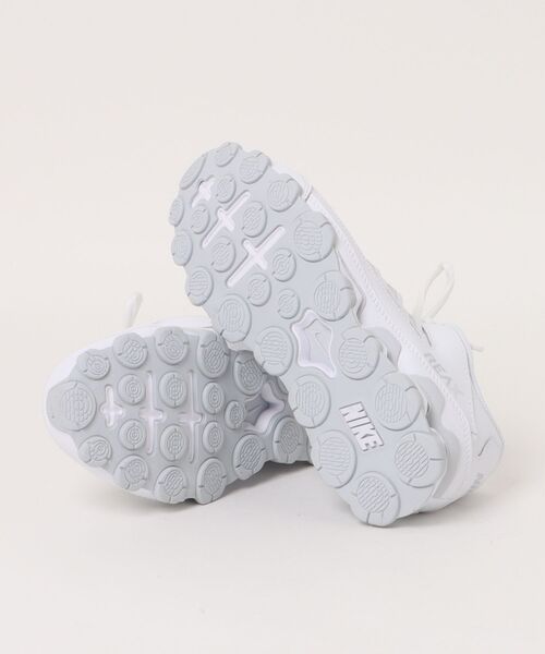 NIKE(ナイキ)の「《NIKE》Reax 8 TR(スニーカー・レディース・ブラック×ブラック/ホワイト×ホワイト/ホワイト系その他/ホワイト・28.0cm/27.5cm/27.0cm/26.5cm/25.0cm/24.0cm/23.5cm/23.0cm/26.0cm/25.5cm/24.5cm/22.5cm)」の6枚目の写真
