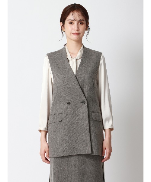 SUIT SQUARE（スーツスクエア）の「CHANTOWA バックデザインジレ ウォッシャブル ツイードライクシャンブレー 織柄（ベスト・レディース・ベージュ/グレー・38(9号)/40(11号)）」の16枚目の写真