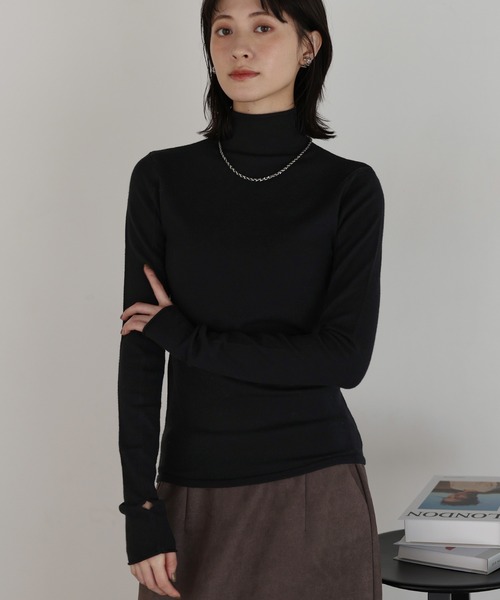 shetila(シェティラ)の「もちっと滑らかアンゴラタッチ フィンガーホールタートルニット(ニット/セーター・レディース・マスタード/オレンジ/ブラック/オフホワイト/グレー/ブルー・M)」の3枚目の写真