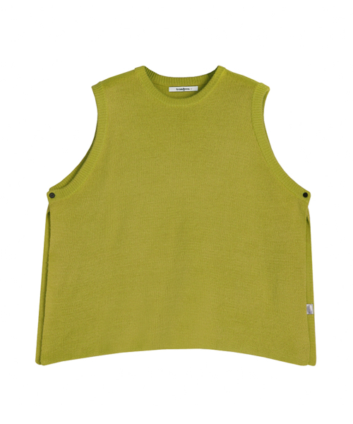 AVANDRESS(アバンドレス )の「Vivid Slit Knit Vest - 7 COL(ベスト・メンズ・ブラック/ダークグリーン/ブラウン/オリーブ/グリーン/ミント/PINK・2/3)」の11枚目の写真
