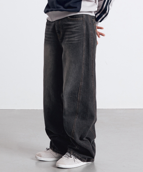 F.ILLUMINATE(フィルミネイト)の「サイドラインデニムパンツ-ブラック(デニムパンツ・レディース・その他・SMALL/MEDIUM/LARGE)」の1枚目の写真