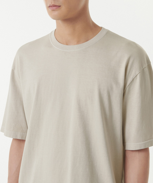 MUSINSA STANDARD（ムシンサスタンダード）の「ピグメントリラックスクルーネックTシャツ[クリーム]（Tシャツ/カットソー・メンズ・その他・X-LARGE/XX-LARGE/XXX-LARGE/SMALL/MEDIUM/LARGE）」の4枚目の写真