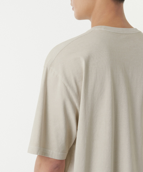 MUSINSA STANDARD（ムシンサスタンダード）の「ピグメントリラックスクルーネックTシャツ[クリーム]（Tシャツ/カットソー・メンズ・その他・X-LARGE/XX-LARGE/XXX-LARGE/SMALL/MEDIUM/LARGE）」の5枚目の写真