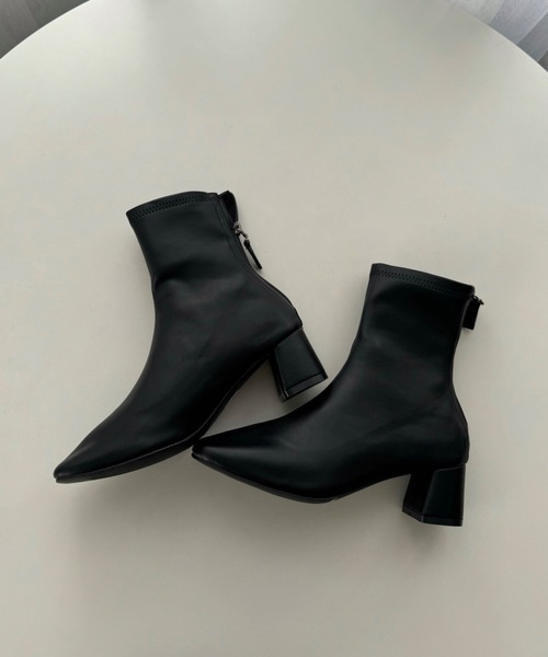 Amiur(エミレ)の「square toe short boots / スクエアトゥショートブーツ(ブーツ・レディース・ブラウン/アイボリー/ブラック・SMALL/MEDIUM/LARGE)」の7枚目の写真