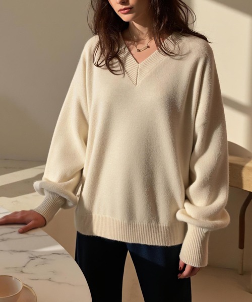 cammie(キャミー)の「Vネックニットトップス(ニット/セーター・レディース・ピンク/ブラック/アイボリー・F)」の4枚目の写真