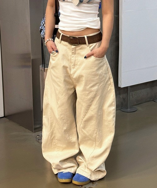 Ressaca(レサーカ)の「ワイドシルエットバック刺繍ロゴパンツ(その他パンツ・レディース・ブラウン/ベージュ・L/M)」の11枚目の写真