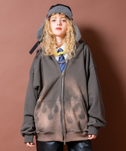 a.p.o.v.(エーピーオービー)の「a.p.o.v. フレイムスプレーグラデーションスウェットオーバーサイズジップアップパーカー(パーカー・メンズ・エメラルド/ブラック/グレー・ONESIZE)」の2枚目の写真