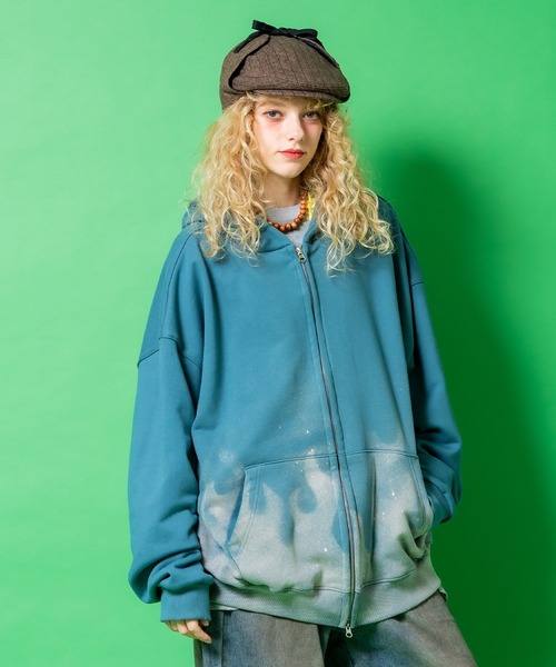 a.p.o.v.(エーピーオービー)の「a.p.o.v. フレイムスプレーグラデーションスウェットオーバーサイズジップアップパーカー(パーカー・メンズ・エメラルド/ブラック/グレー・ONESIZE)」の3枚目の写真