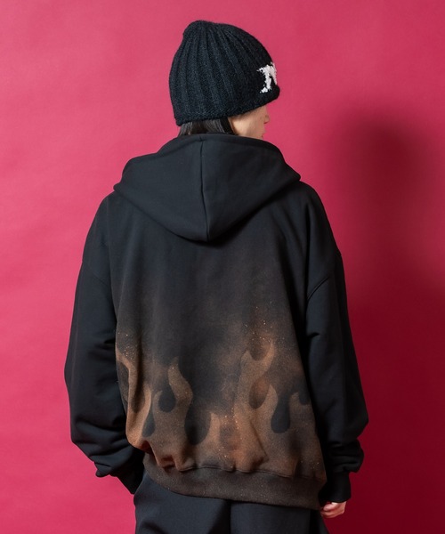 a.p.o.v.(エーピーオービー)の「a.p.o.v. フレイムスプレーグラデーションスウェットオーバーサイズジップアップパーカー(パーカー・メンズ・エメラルド/ブラック/グレー・ONESIZE)」の7枚目の写真