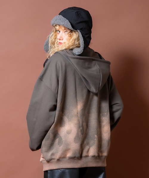 a.p.o.v.(エーピーオービー)の「a.p.o.v. フレイムスプレーグラデーションスウェットオーバーサイズジップアップパーカー(パーカー・メンズ・エメラルド/ブラック/グレー・ONESIZE)」の10枚目の写真