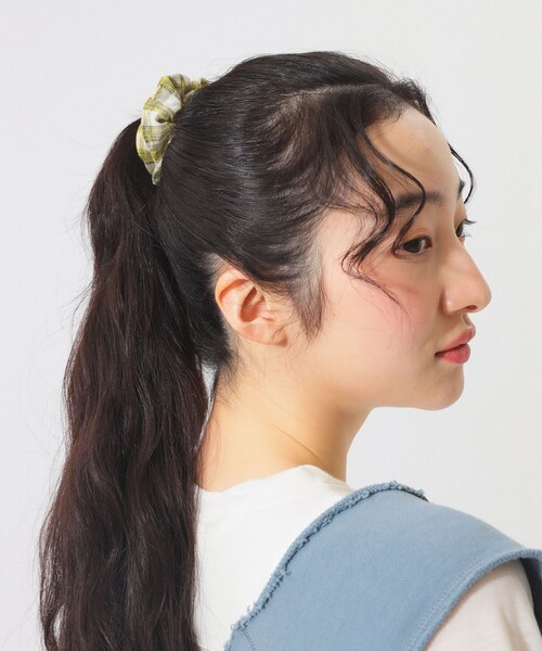 BEAMS BOY（ビームスボーイ）の「チェック & デニム シュシュ 3SET（シュシュ・レディース・ブルー/ピンク/イエロー・ONE SIZE）」の4枚目の写真