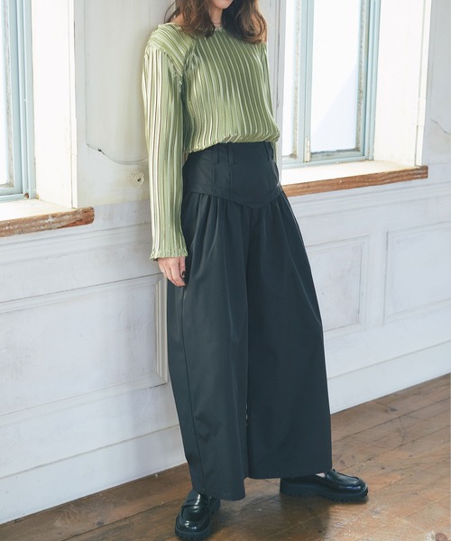 ARVELLIA(アルベリア)の「TUCKED CORESET PANTS(その他パンツ・レディース・サックスブルー/ブラック・M)」の1枚目の写真
