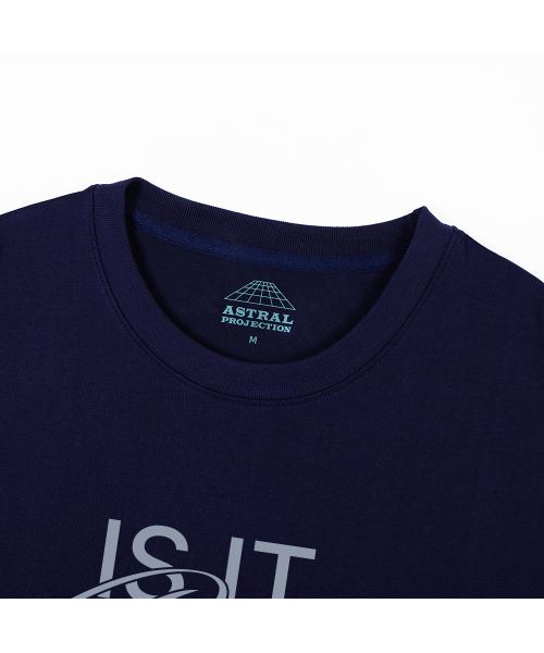 ASTRAL PROJECTION(アストラルプロジェクション)の「リズンオーバーフィットロングスリーブTシャツ_ネイビー(Tシャツ/カットソー・メンズ・その他・LARGE/MEDIUM/X-LARGE/XX-LARGE)」の4枚目の写真